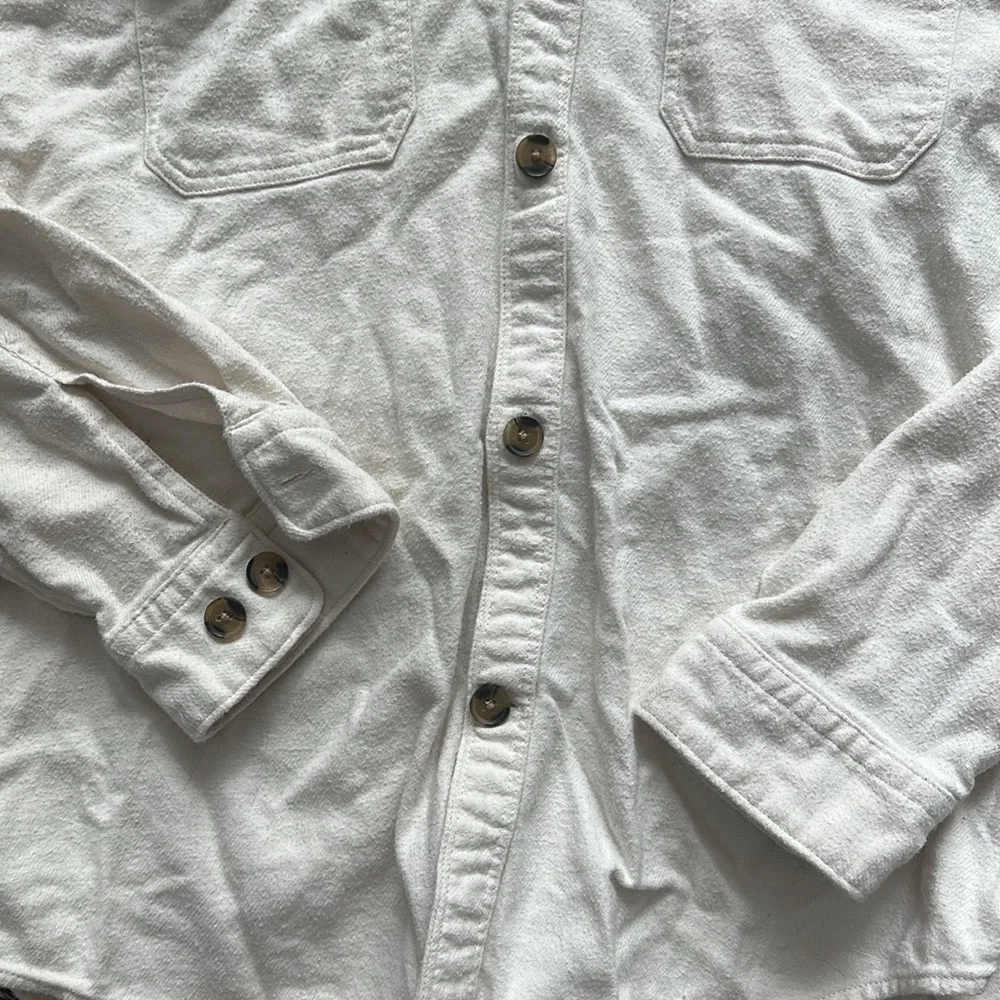 Express Shacket - Picture 4 of 4